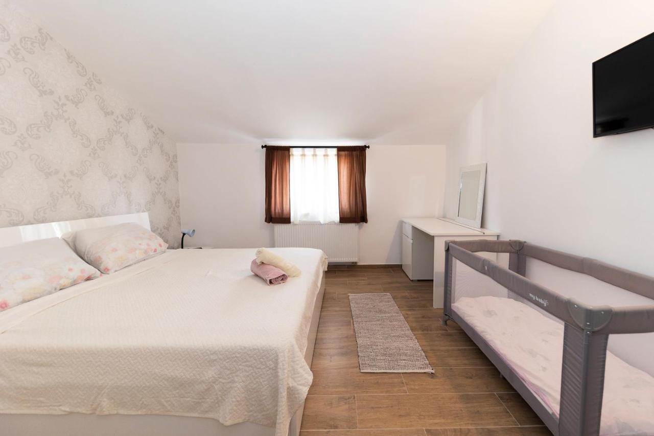 Apartman Lana Biograd na Moru Kültér fotó