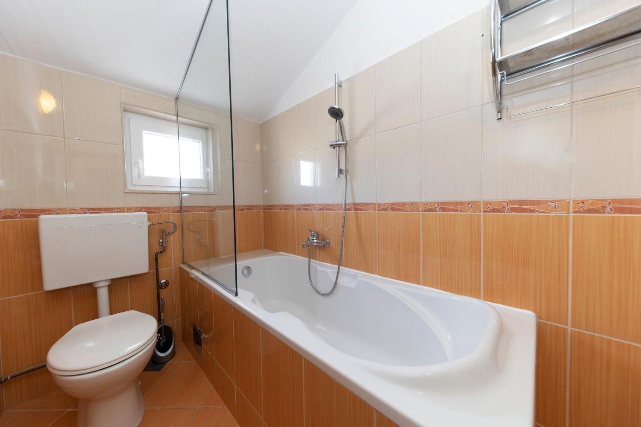 Apartman Lana Biograd na Moru Kültér fotó